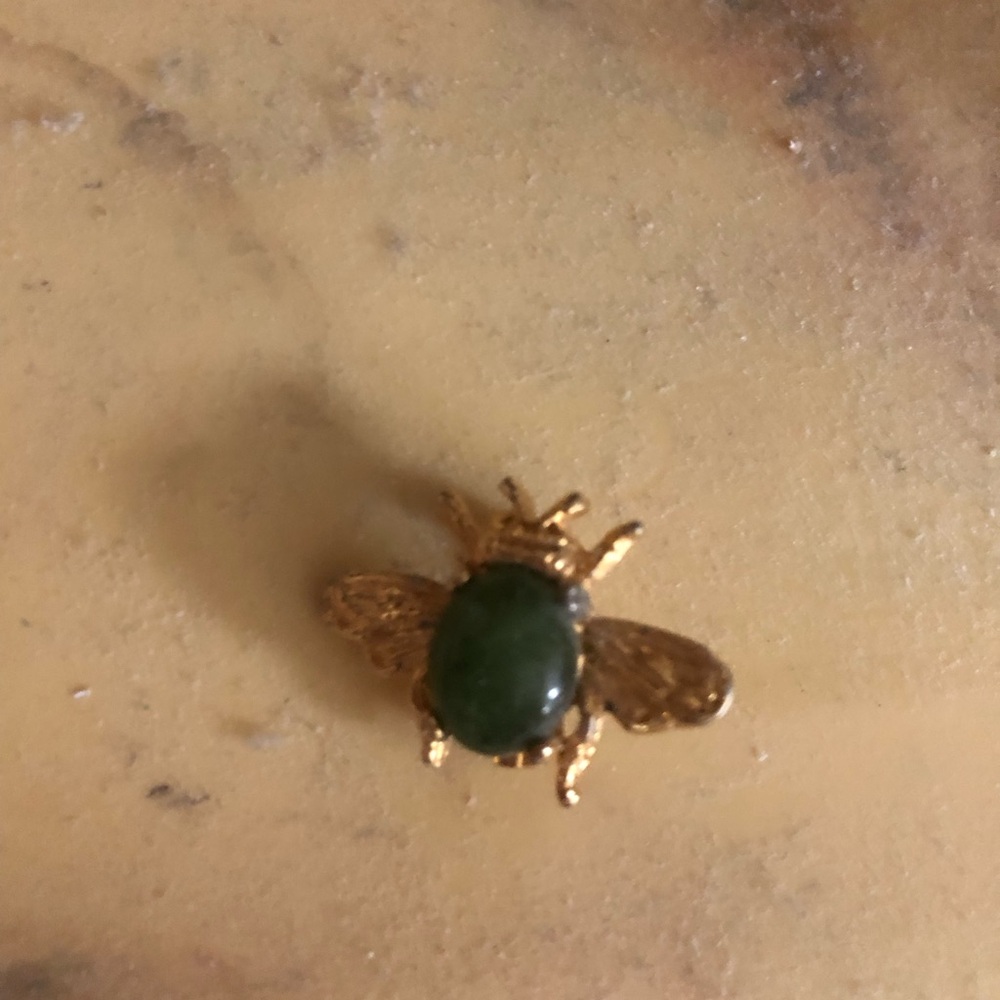 Small gold n jade colour bee pin